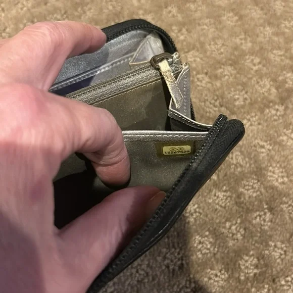 Chanel Camillia Authentic Rare Long Black Leather Zipper Wallet - Picture 12 of 16